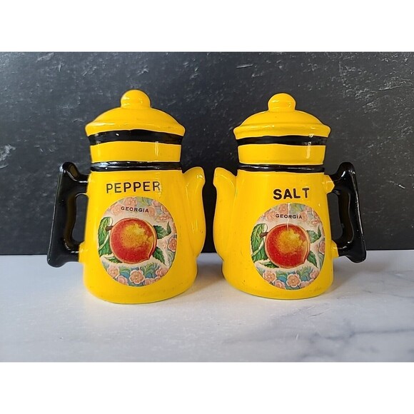 Vintage Georgia Salt And Pepper Shakers - Picture 2 of 10